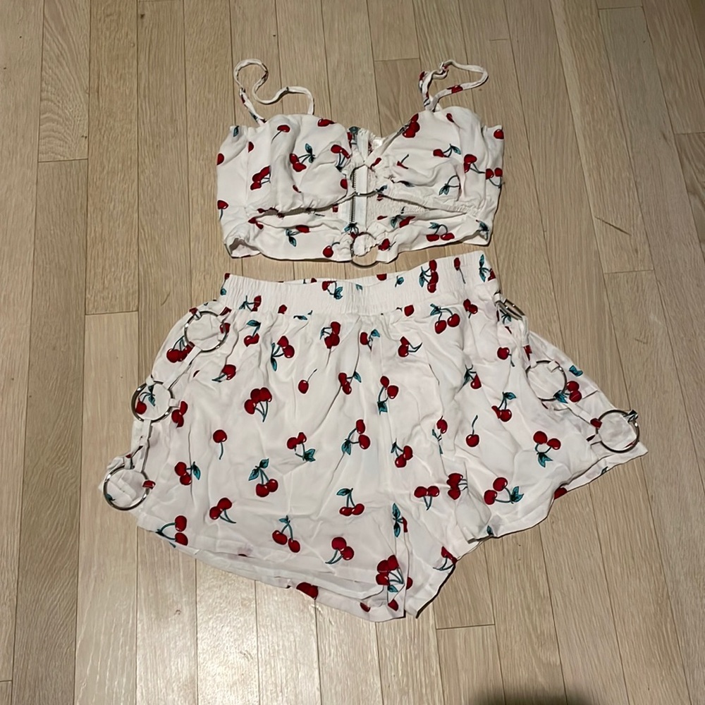 LF ring cherry shorts and crop top set M NWT